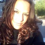 Alexandra jeune femme brune pour vous répondre à toutes vos questions