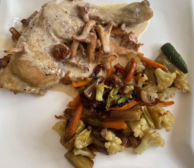 Cuisses de poulet à la crème et giroles
